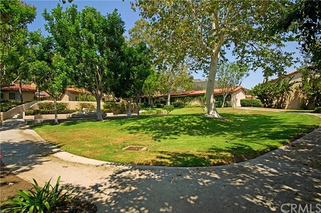 Building Photo - 31618 W Nine Dr