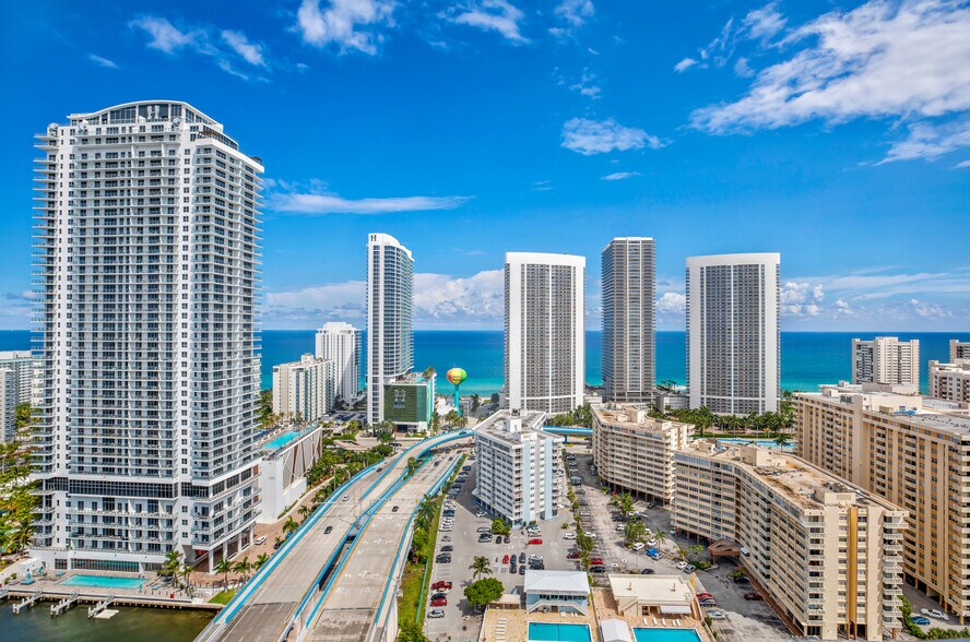 Building Photo - 2600 E Hallandale Beach Blvd