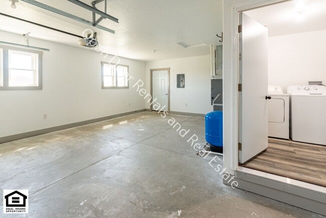 Building Photo - 4990 Co Rd 71