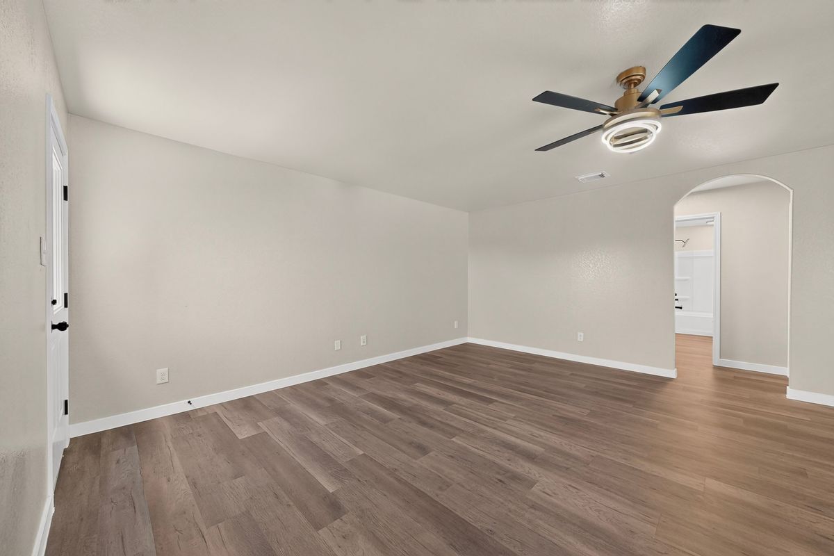 Building Photo - 15018 Silver Tree Cove