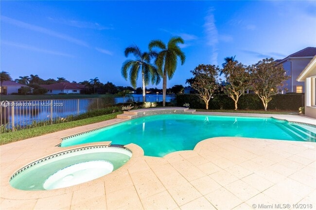 Building Photo - 2726 Meadowood Dr