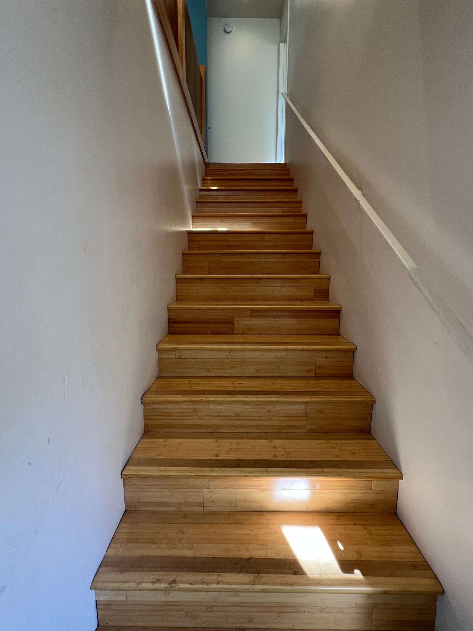 Private entrance - 721 Cedar St