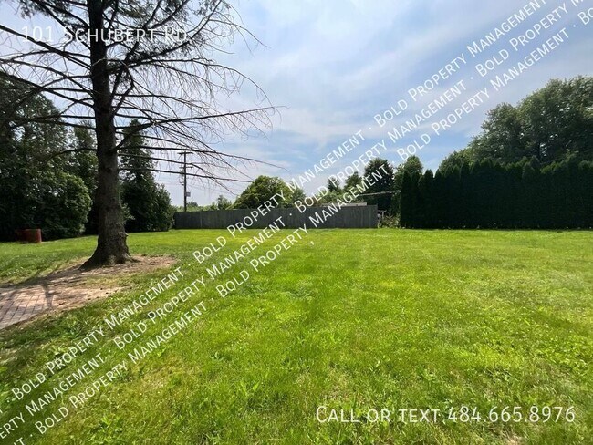 Building Photo - 101 Schubert Rd