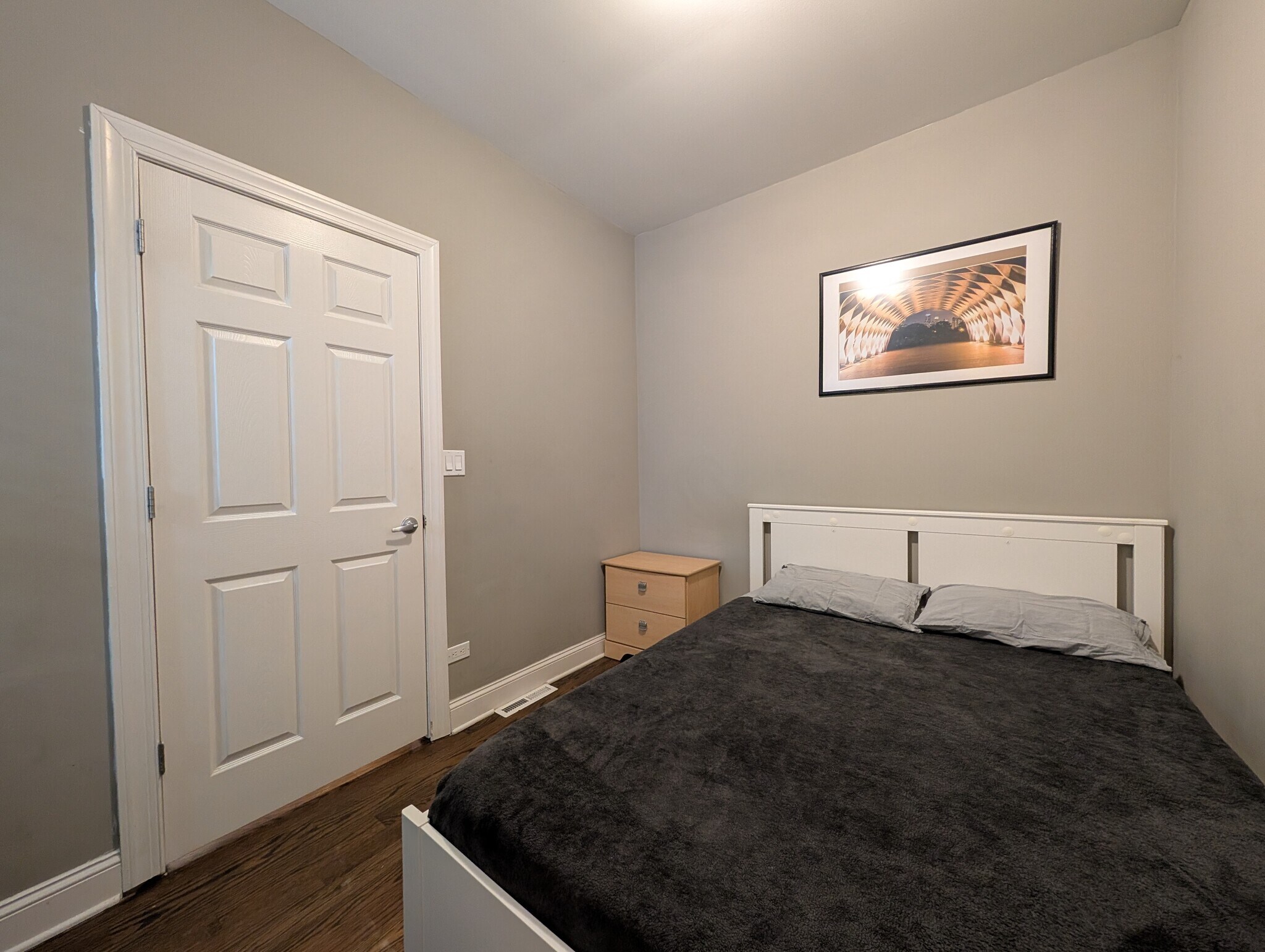 Building Photo - 1911 W Addison St