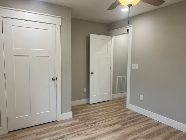 Building Photo - Beautiful home 3 minutes from ETSU!