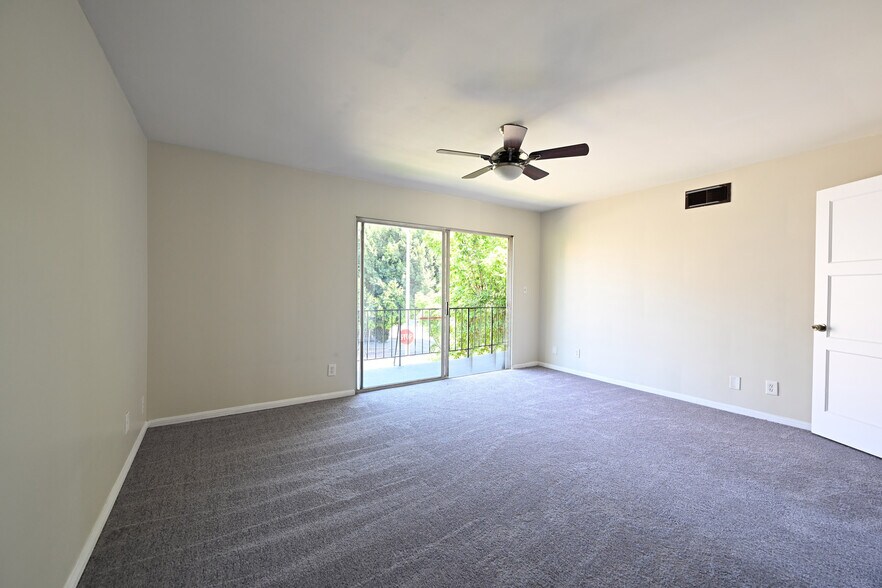 Building Photo - 11063 Ohio Ave