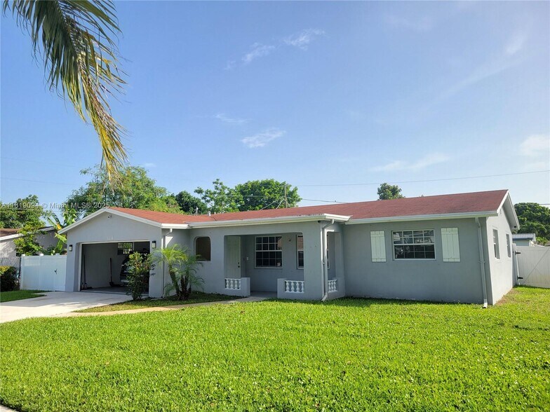 Building Photo - 1814 Oakmount Dr