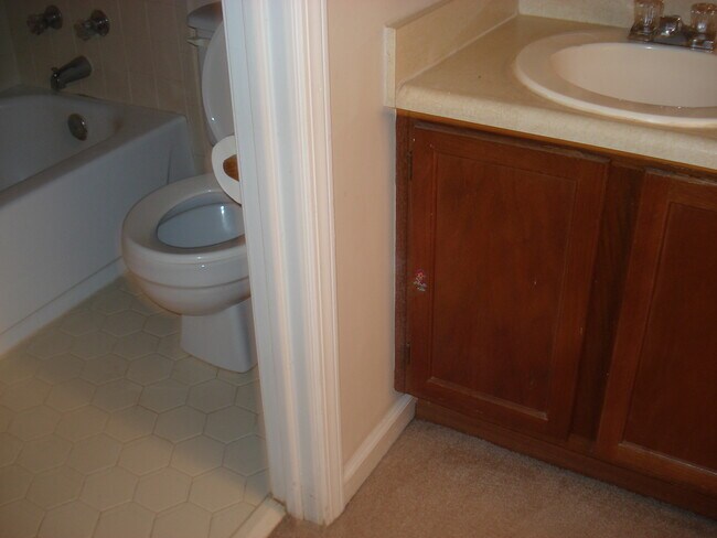 Building Photo - 101 Autumn Leaf