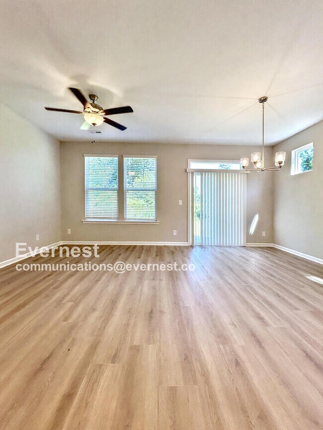 Building Photo - 626 Austin Dr