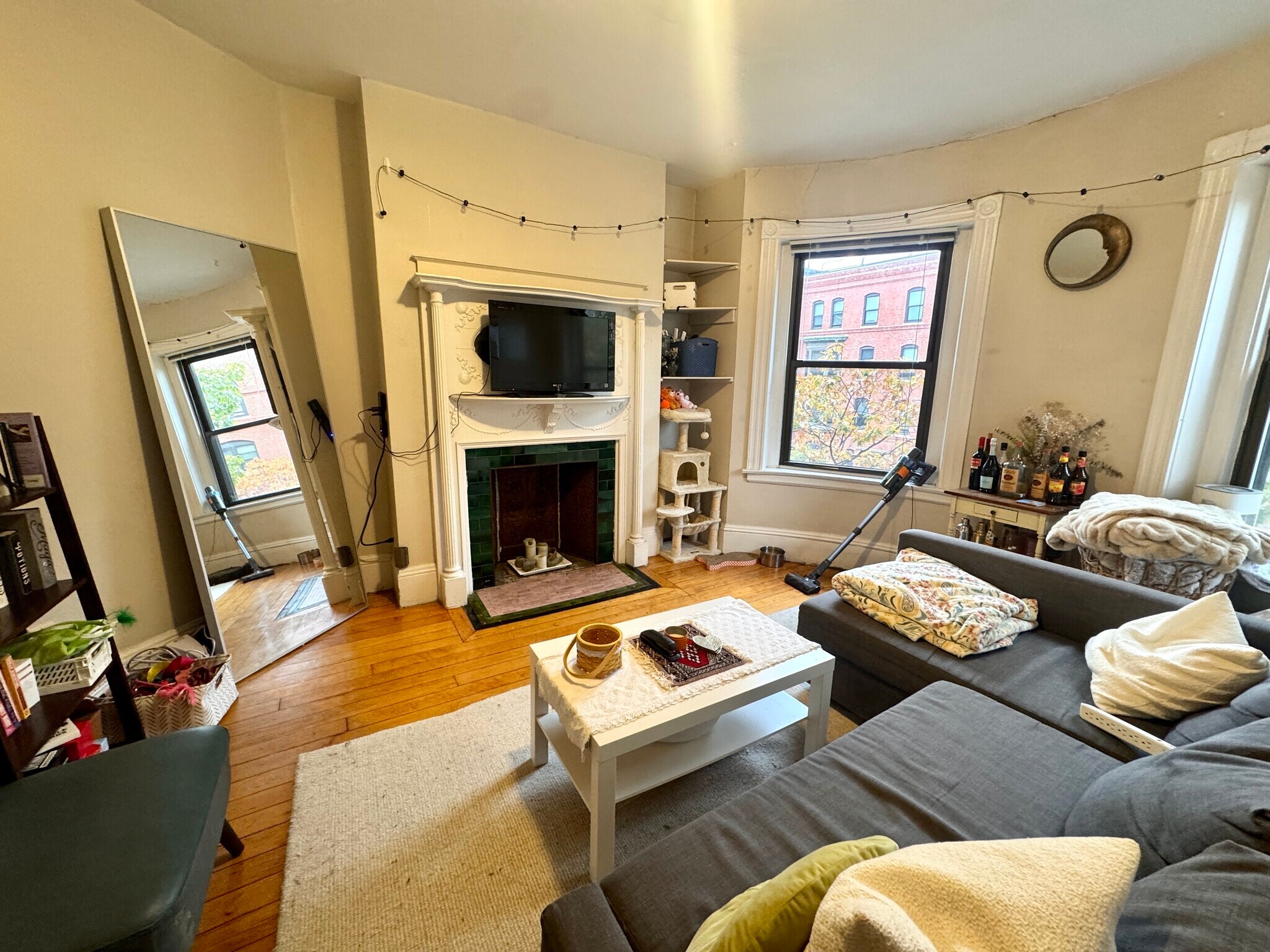 Building Photo - 614 Columbus Ave