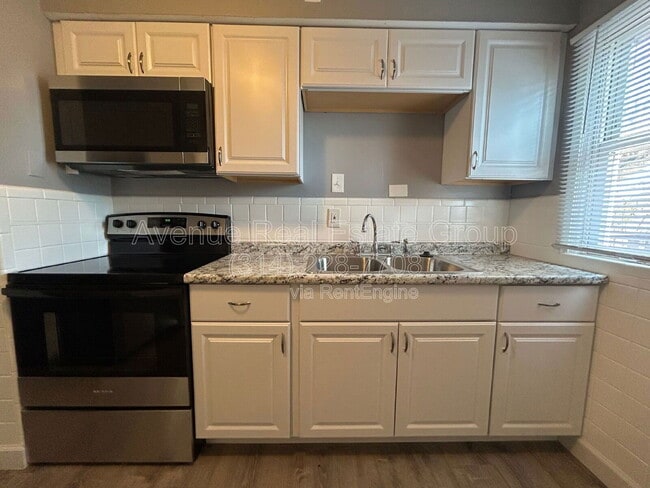 Building Photo - 8306 Whitewater Dr