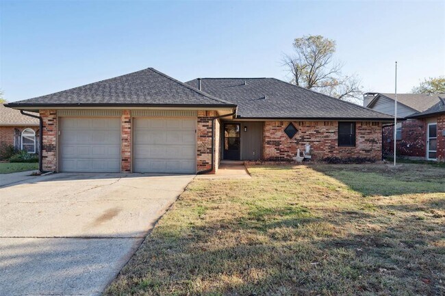 Building Photo - 805 Arlington Dr