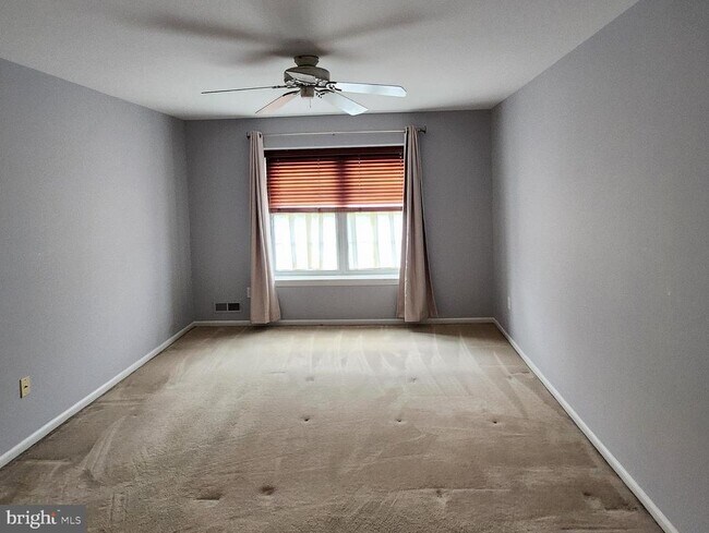 Building Photo - 4003A Saxony Dr