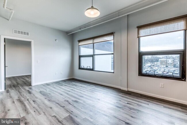 Building Photo - 4800 Brown St