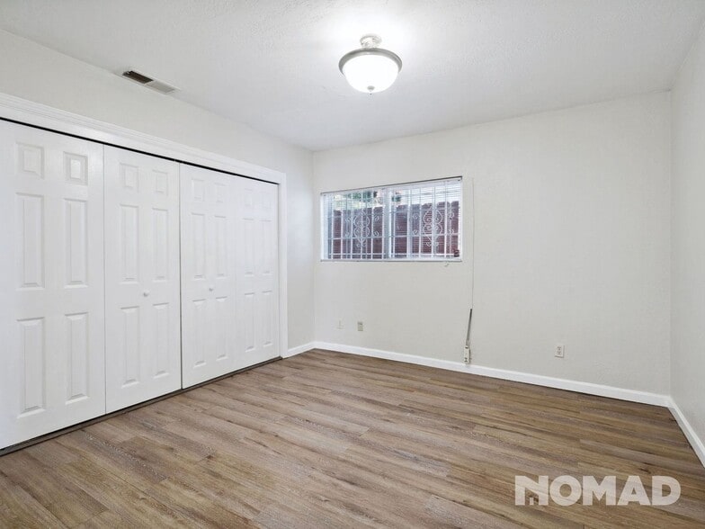 Building Photo - 6636 Outlook Ave