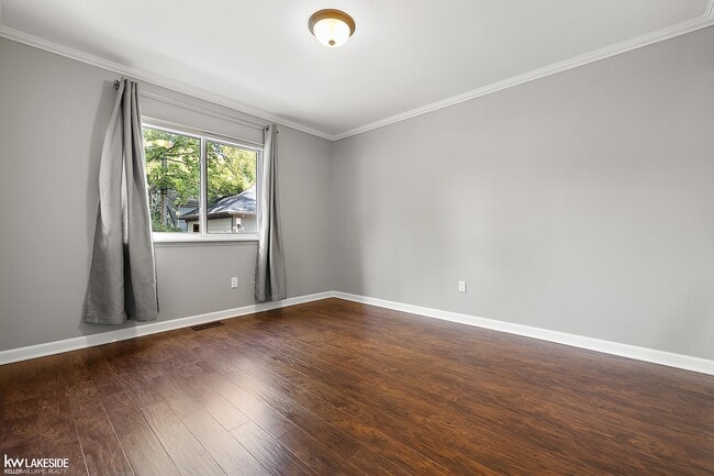 Building Photo - 1483 Bennaville Ave