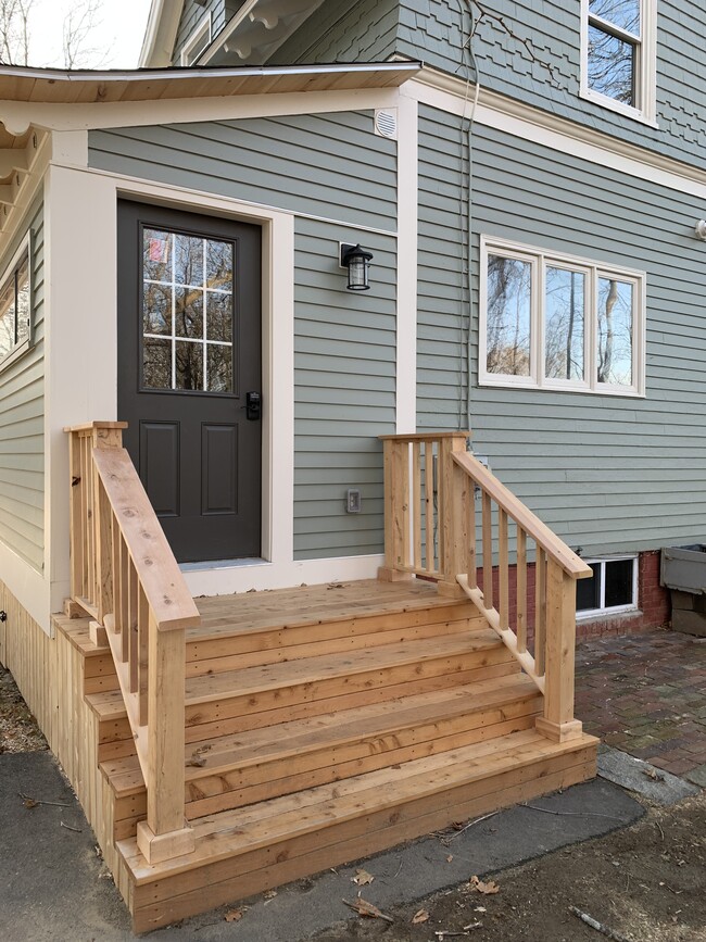 Building Photo - 11 Silver Ter