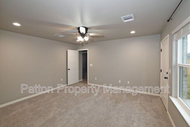 Building Photo - 14411 Periwinkle Dr