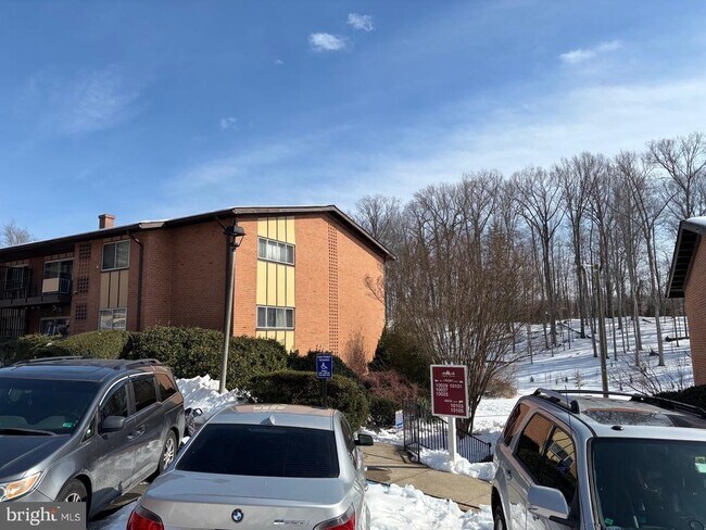 Building Photo - 10029 Fair Wds Dr