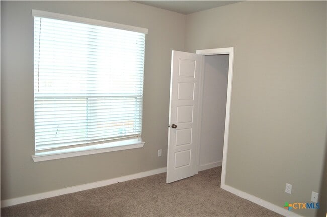 Building Photo - 2015 Filmore Cv