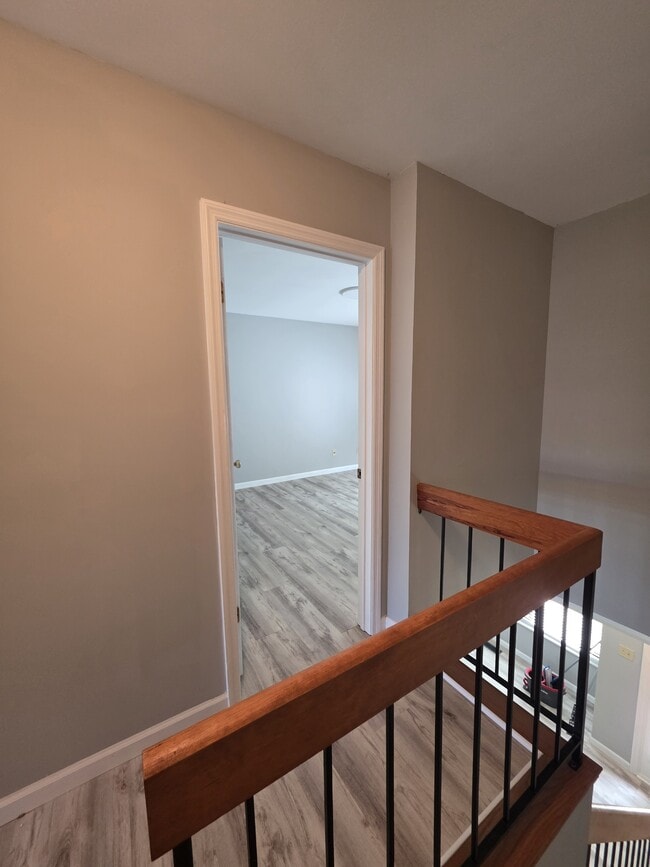 Building Photo - 813 Forest Trace Dr