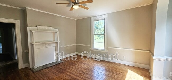 Building Photo - 303 Broad St W