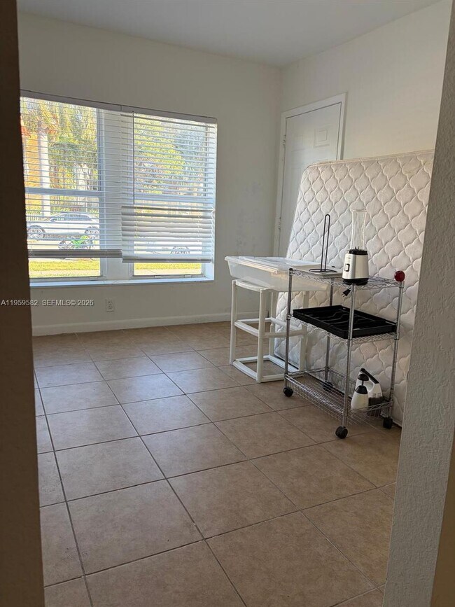 Building Photo - 1612 Harrison St