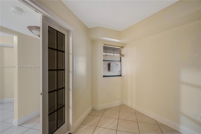 Building Photo - 15545 Miami Lakeway N