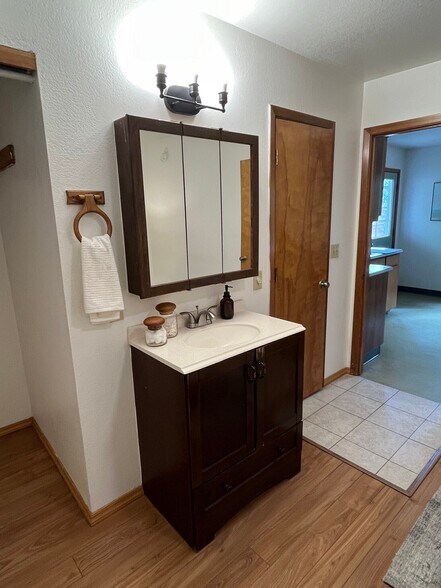 In-bedroom sink - 4219 Colver Rd