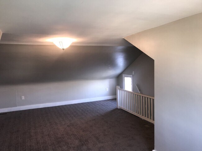 Building Photo - 3 BR, 1 Bath Townhouse - Lawrenceville - TOTALLY UPDATED!