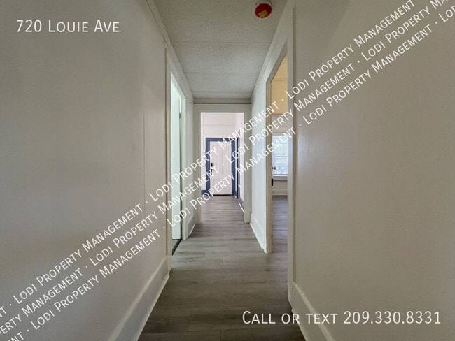 Building Photo - 720 Louie Ave