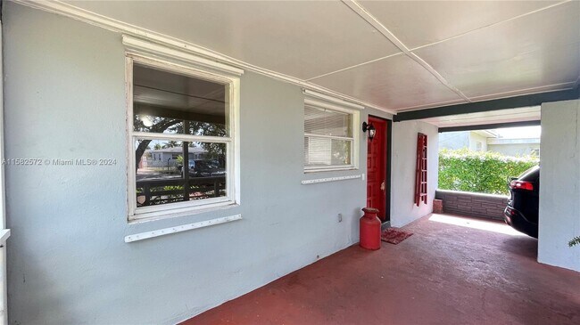 Building Photo - 46 NE 171st Ter