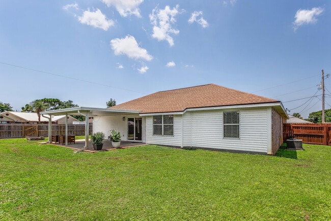 Building Photo - 2208 Seascale Ct