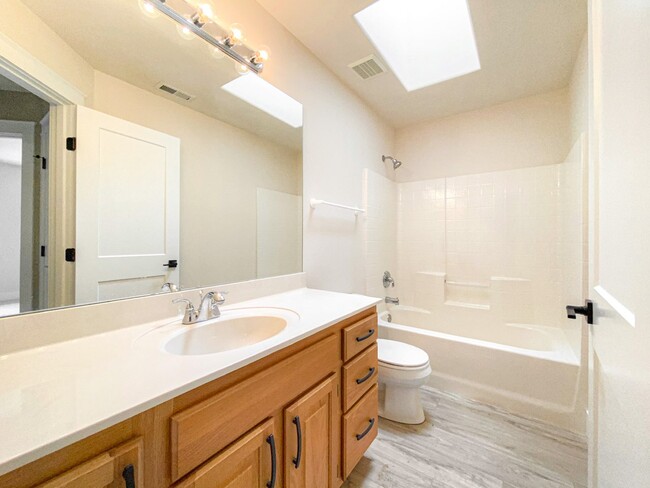 Building Photo - 2211 Morency Dr