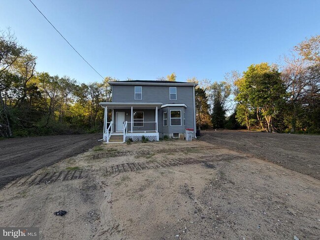 Building Photo - 380 W Weymouth Rd