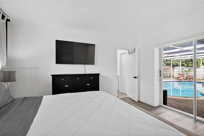 Building Photo - 1820 N 56th Ave