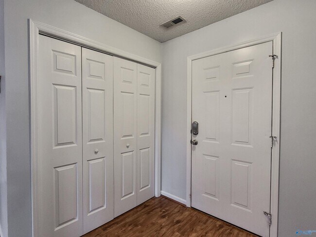 Building Photo - 157 Garden Brook Dr