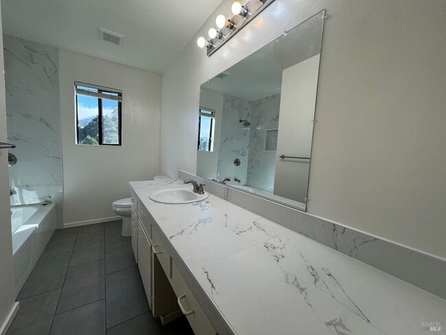 Building Photo - 270 Shoreline Hwy