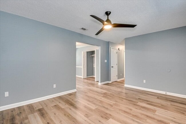 Building Photo - 2572 Tara Heights Cir