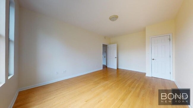 Building Photo - 620 W 171st St
