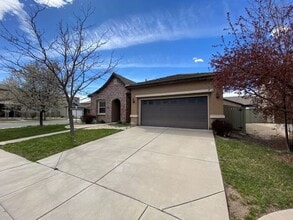 Building Photo - Beautiful 3 Bedroom + 1 FLEX ROOM Single Story House in South Meadows Reno