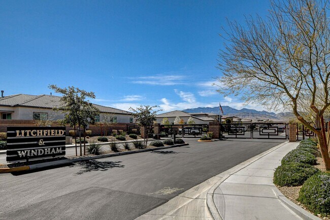 Building Photo - BEAUTIFUL 3 BED 2 BATH IN GATED MOUNTAINS ...