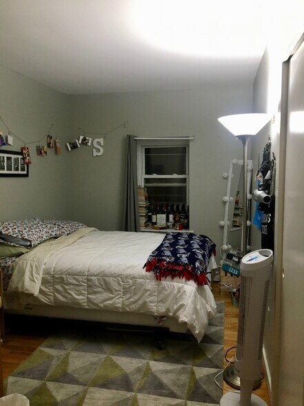 Building Photo - 42 Sewall St