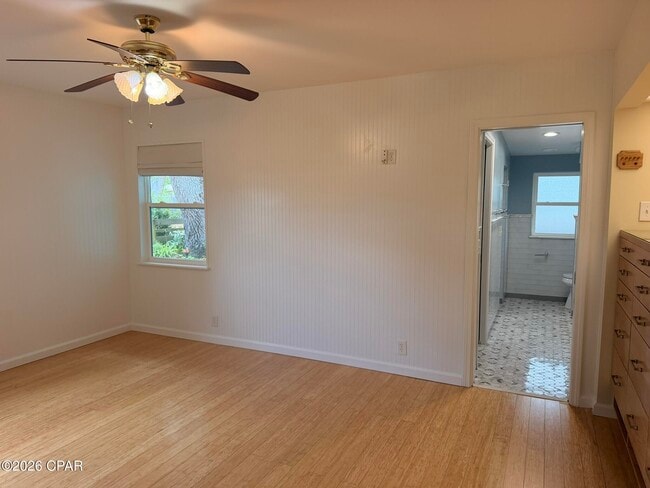 Building Photo - 215 Woodlawn Dr