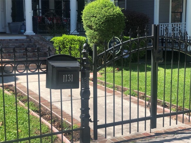 Building Photo - 1131 Oxford St