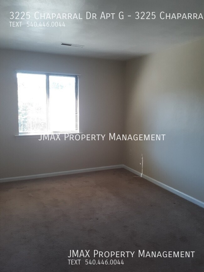 Building Photo - This Property has a No Security Deposit Op...