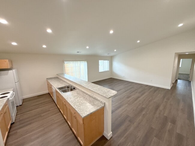 Building Photo - 4251-4253 Wyoming Street