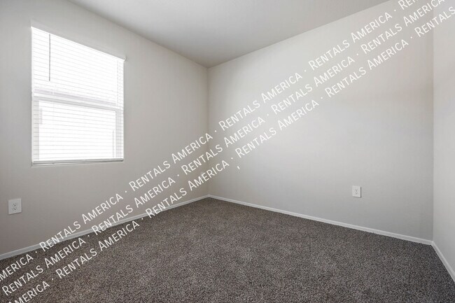 Building Photo - 18436 W Artemisa Ave