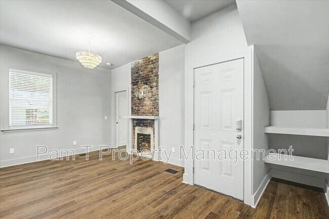 Building Photo - 638 E 37th St