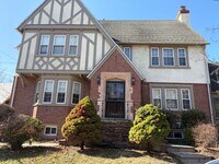 Building Photo - 26 Old Lancaster Rd